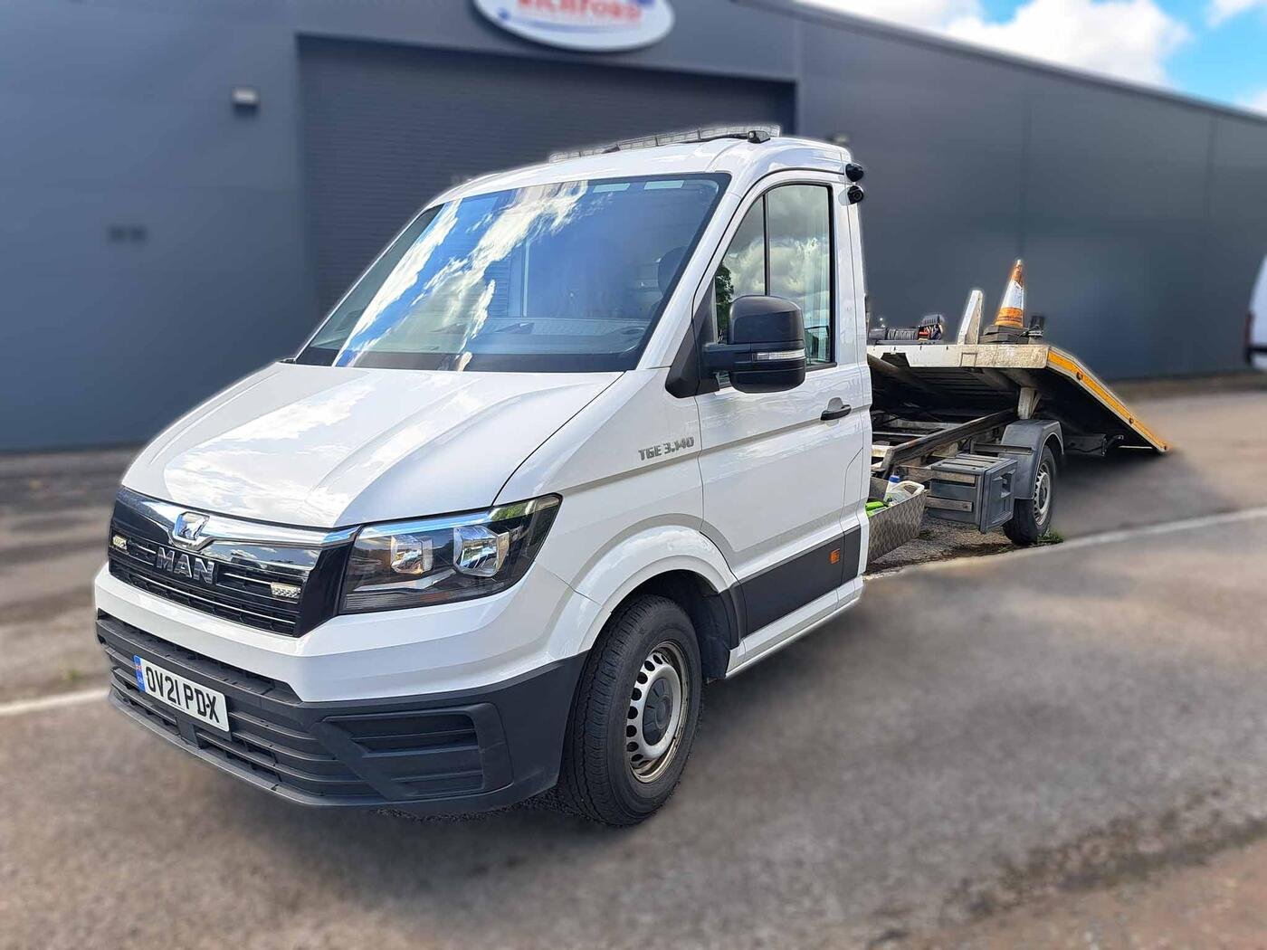 MAN TGE 3-140 Day Cab (3.5 Tonne) - OV21 PDX &mdash; photograph 1 of 8