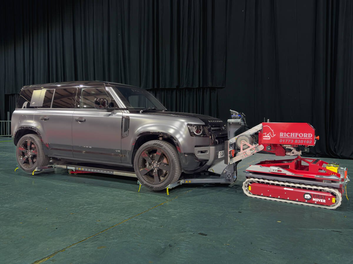 First Mover R-3500 remote-controlled vehicle mover