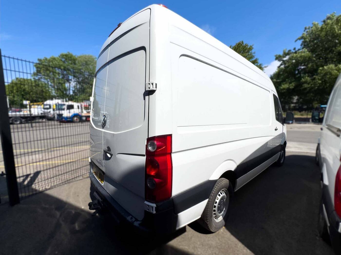 VW Crafter Service Van &mdash; photograph 5 of 7