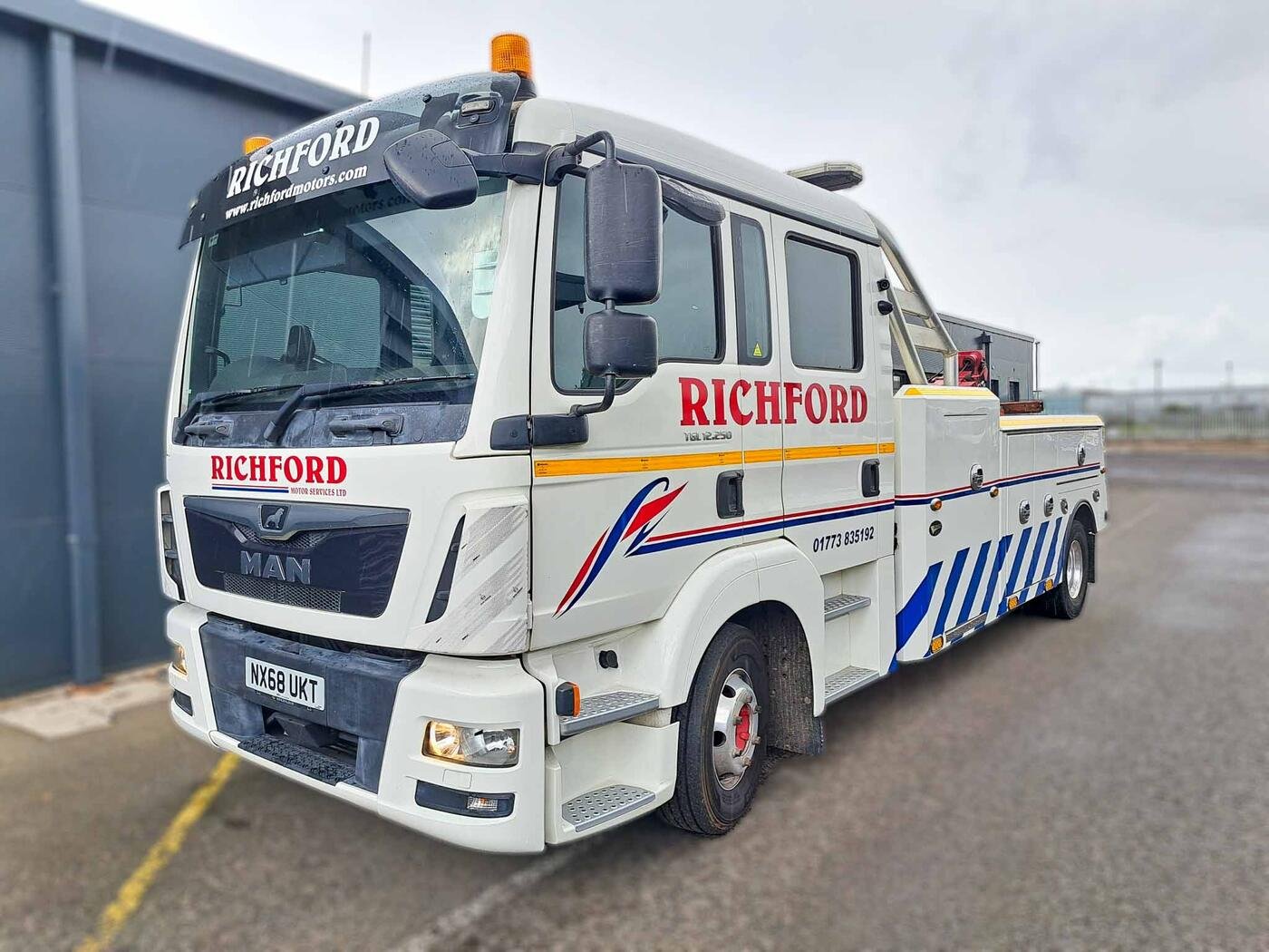 MAN TGL 12.250 Crew Cab – 4x2 Auto (Choice of 2) &mdash; photograph 1 of 10