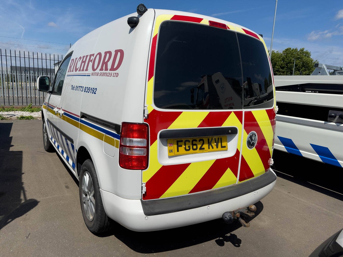 VW Caddy Fuel Recovery Van, photograph 4 of 4