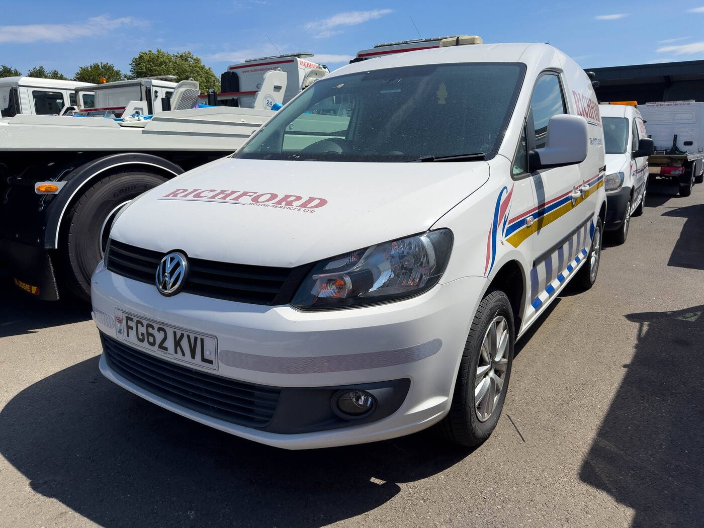 VW Caddy Fuel Recovery Van, photograph 1 of 4
