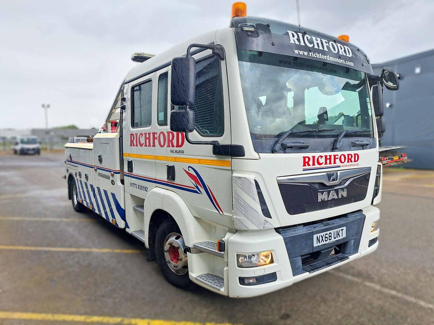 MAN TGL 12.250 Crew Cab – 4x2 Auto (Choice of 2) &mdash; photograph 8 of 10