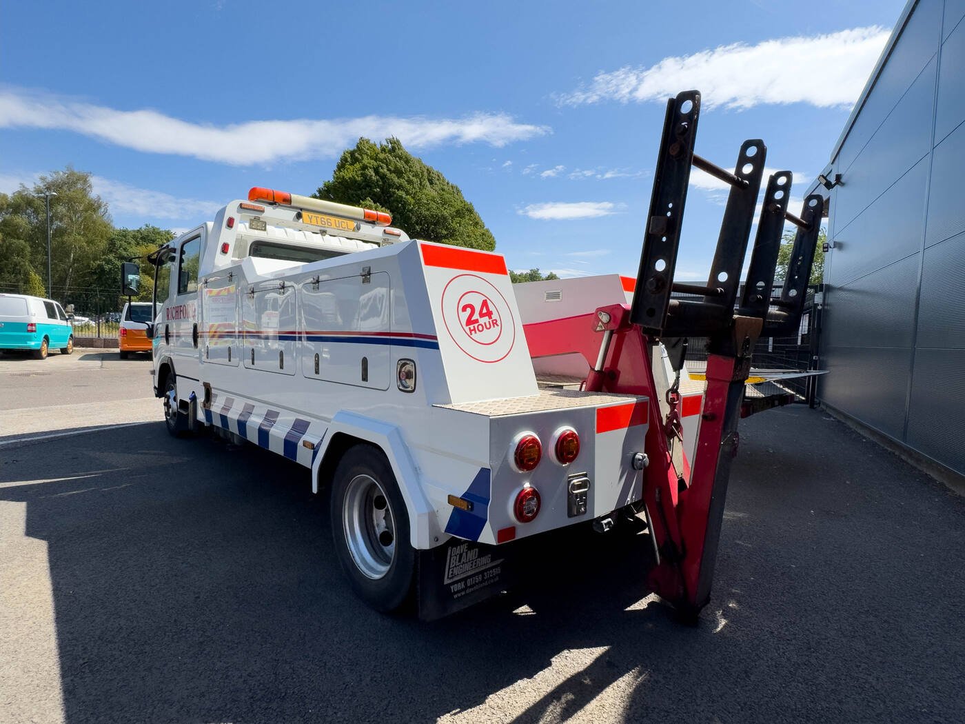 ISUZU N75 Crew Cab – 7.5 Tonne 4x2 (66 Plate), photograph 4 of 4