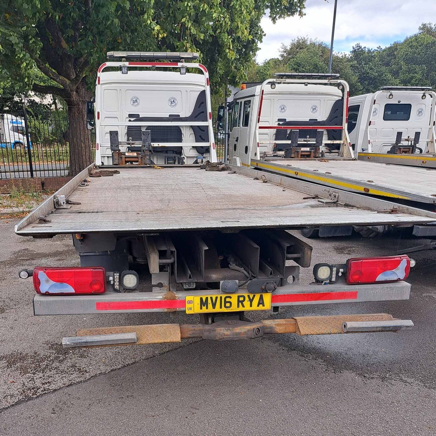 MAN TGL 12.220 Crew Cab (2016, 12 Tonne 4x2 Auto), photograph 5 of 7